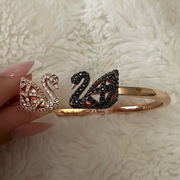 SWAROVSKI ROSE GOLD & BLACL BANGLE - Picture 2 of 4